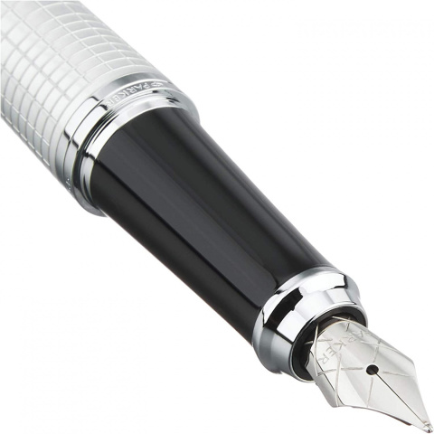 Pióro wieczne Parker Urban Premium Perłowy z tłoczkiem Pióro wieczne Parker Urban Premium Perłowy z tłoczkiem