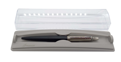 Długopis Parker Jotter z etui akryl w promocji na zakończenie roku szkolnego Długopis Parker Jotter z etui akryl w promocji na zakończenie roku szkolnego