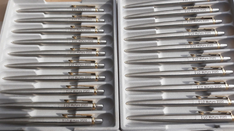 Zestaw długopis Parker Jotter Stal GT Etui Exclisive z tabliczką na Komunię Świętą Zestaw długopis Parker Jotter Stal GT Etui Exclisive z tabliczką na Komunię Świętą